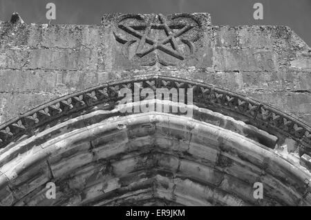 Pentagram sur un portail de l'église médiévale de Loulé, Portugal Banque D'Images