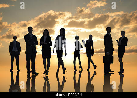 Les jeunes gens d'affaires attrayant Banque D'Images