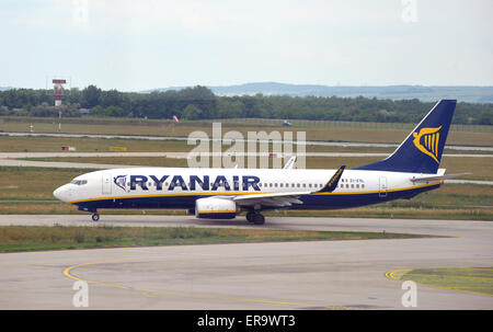 Boeing 737 800 de Ryanair à l'aéroport international Ferenc Listz Budapest Hongrie Banque D'Images