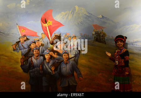 Au Sichuan, en Chine. 29 mai, 2015. Un narrateur intoduces informations aux voyageurs lors d'une cérémonie d'ouverture d'une longue marche de l'Armée Rouge Museum de Luding county, province du Sichuan, sud-ouest de la Chine le 30 mai 2015. Credit : Panda Eye/Alamy Live News Banque D'Images