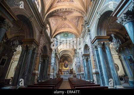 Italie Piémont Canavese Via Francigena nef de la cathédrale d'Ivrea et altair Banque D'Images