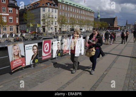 Copenhague, Danemark. 30 mai, 2015. Des affiches électorales parlementaires sur les rues. L'élection sera danois 18 juin 2015. Crédit : François doyen/Alamy Live News Banque D'Images