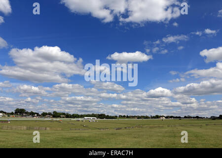 Epsom Downs, Surrey, Angleterre. 30 mai 2015. Cette fois la semaine prochaine les Downs sera rempli avec la race des spas à regarder la course du Derby. Les préparatifs vont bon train pour la course d'Epsom à samedi prochain le 6 juin, à la nouvelle heure de 16h30. C'est la course de chevaux, les plus riches et les plus prestigieux du pays de cinq classiques et a été la première exécution en 1780. Il est régulièrement fréquenté par la reine et les autres membres de la famille royale. Credit : Julia Gavin UK/Alamy Live News Banque D'Images