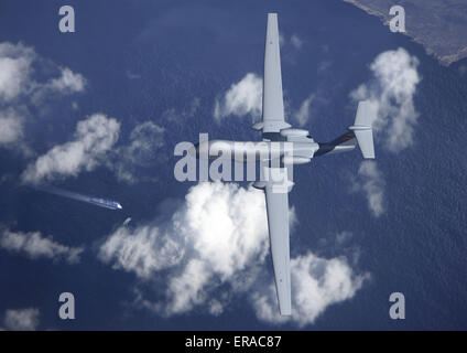 Document - Une photo non datée, mis à disposition par EADS le 18 mai 2015 montre une version marine d'un drone Talarion par fabricant d'armement eads volant au-dessus d'un océan. Photo : afp/EADS / crédit obligatoire : "Photo : EADS/dpa') Banque D'Images