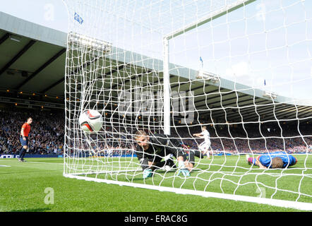 Glasgow, Ecosse, Royaume-Uni. 30 mai, 2015. La finale de la Coupe écossais à Hampden Park, 30 mai 2015 ; Inverness V Falkirk. Peter Grant de Falkirk égaliser Crédit : Andrew O'Brien / Alamy Live News Banque D'Images