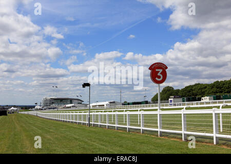 Epsom Downs, Surrey, Angleterre. 30 mai 2015. Avec plus qu'une semaine avant la course du Derby, la course est à l'immaculée à Epsom Downs, Surrey. Les préparatifs vont bon train pour la course d'Epsom à samedi prochain le 6 juin, à la nouvelle heure de 16h30. C'est la course de chevaux, les plus riches et les plus prestigieux du pays de cinq classiques et a été la première exécution en 1780. Il est régulièrement fréquenté par la reine et les autres membres de la famille royale. Credit : Julia Gavin UK/Alamy Live News Banque D'Images