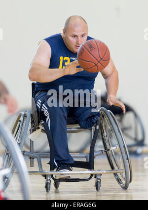 Sofia, Bulgarie - 16 mai 2015 : les personnes handicapées physiques sont jouer au basket-ball dans le Sofia's Cup. Correspondance entre S Banque D'Images