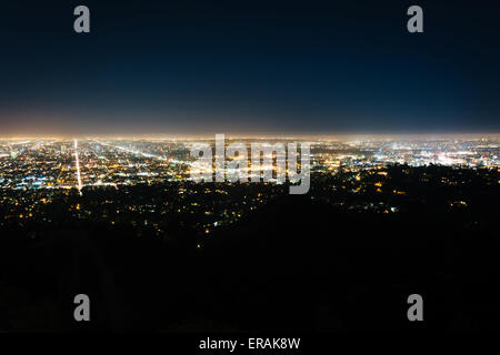 Vue de Los Angeles la nuit, vu de l'Observatoire Griffith, dans Griffith Park, Los Angeles, Californie. Banque D'Images