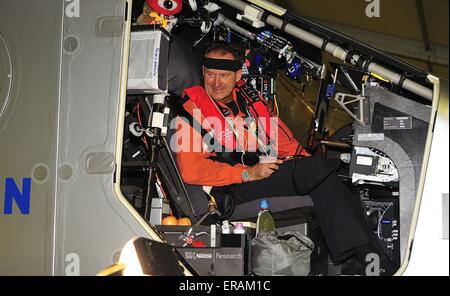 31 mai 2015 - Nanjing, République populaire de Chine - Solar Impulse 2, André BORSCHEBERG pilote de Solar Impulse au Hangar à Nanjing, Chine, quelques minutes avant le décollage à Hawaii. © Marcio Machado/ZUMA/Alamy Fil Live News Banque D'Images