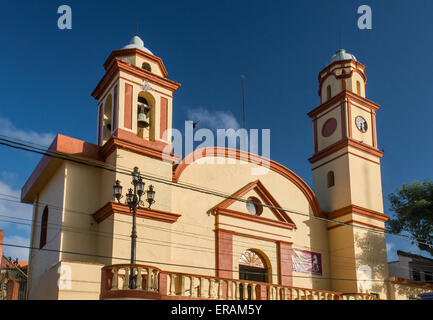 Iglesia del Sagrado Corazon (église du Sacré-Cœur) à Plaza Olmeca à Santiago Tuxtla, Los Tuxtlas région, l'Etat de Veracruz, Mexique Banque D'Images