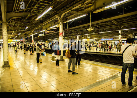 JR Sobu Chuo Line,la gare d'Akihabara, Tokyo, Japon Banque D'Images