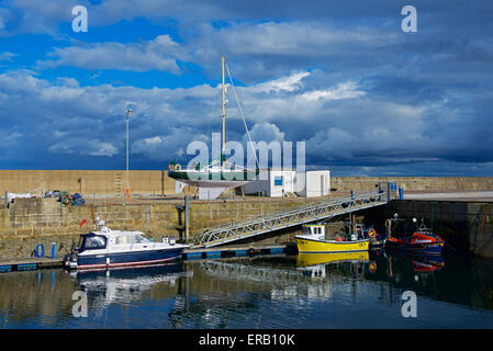 Bateaux dans le port, Lossiemouth, Moray, Ecosse Banque D'Images