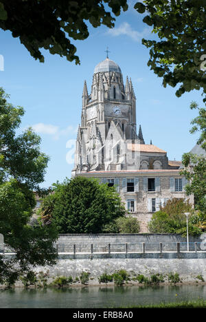 La cathédrale gothique, la cathédrale St Pierre de Saintes, Charente-Maritime France Banque D'Images