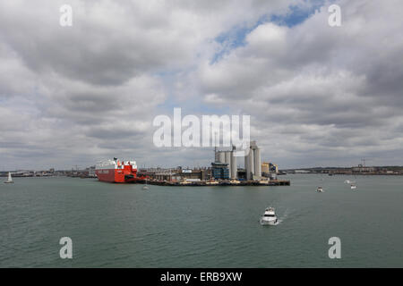 En tête de quai du port de Southampton et des quais Banque D'Images