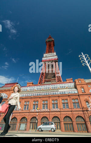 Blackpool, Royaume-Uni. 31 mai, 2015. Météo France : A Breezy mais journée ensoleillée à Blackpool Lancashire. Le complexe sera dans l'espoir d'un été chaud et ensoleillé, à augmenter le nombre de visiteurs de la ville balnéaire. Crédit : Gary Telford/Alamy live news Banque D'Images