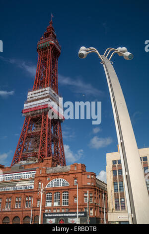 Blackpool, Royaume-Uni. 31 mai, 2015. Météo France : A Breezy mais journée ensoleillée à Blackpool Lancashire. Le complexe sera dans l'espoir d'un été chaud et ensoleillé, à augmenter le nombre de visiteurs de la ville balnéaire. Crédit : Gary Telford/Alamy live news Banque D'Images