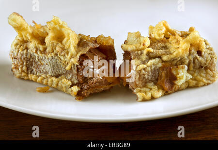 Deep Fried Mars bar une délicatesse en Écosse où il est souvent vendu dans les poissons et les boutiques à puce Banque D'Images