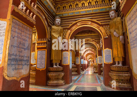 Temple Thanboddhay couloir à Monywa Myanmar Banque D'Images