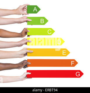 Population multiethnique holding energy graphique. Banque D'Images