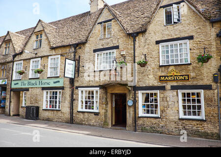 Le cheval noir Public House Castle Street Cirencester Gloucestershire UK Banque D'Images