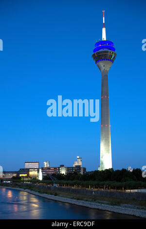 Rheinturm Düsseldorf, Düsseldorf, tour de télécommunication, Rhénanie-du-Nord - Westphalie, Allemagne Banque D'Images