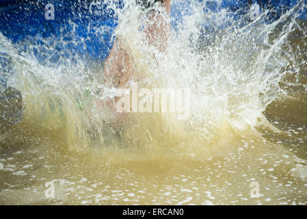 Fun au Midlands Tough Mudder événement , Boughton House, Kettering, 31 mai 2015. Banque D'Images