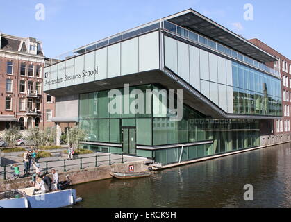 Amsterdam Business School de Plantage Muidergracht canal, une partie de l'Université d'Amsterdam (UVA) Banque D'Images