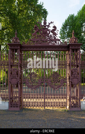 Queens Gate, Kensington Gardens, Londres. Banque D'Images