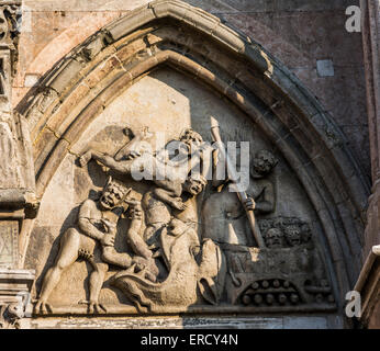 Tourments de l'enfer la Cathédrale de Ferrare, Basilica Cattedrale di San Giorgio, Ferrara, Italie Banque D'Images