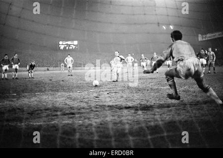 Coventry 4-1 Crewe, FA Cup Replay match à Highfield Road, le lundi 14 février 1966. Banque D'Images