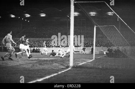 Coventry 4-1 Crewe, FA Cup 4ème tour match à rejouer Highfield Road, le 14 février 1966. Banque D'Images