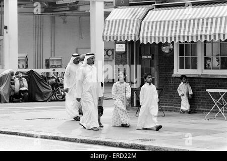 La communauté arabe à South Kensington, Londres. 28 juin 1976. Banque D'Images