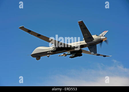 Un MQ-9 Reaper en vol à la base aérienne de Holloman le 1er avril 2015 à Alamogordo, Nouveau Mexique. Banque D'Images