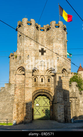 Het Gravensteen, 'Château des Comtes", siège des comtes de Flandre surplombe le centre-ville de Gand, Belgique. Banque D'Images