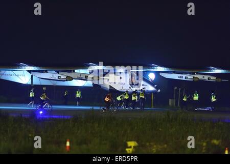 31 mai 2015 - Nanjing, République populaire de Chine - Solar Impulse 2, pilote ANDRÉ BORSCHEBERG à Solar Impulse vole de Nanjing, Chine à Hawaii. © Marcio Machado/ZUMA/Alamy Fil Live News Banque D'Images