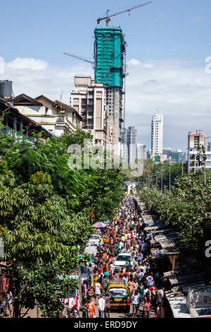 Mumbai Inde,Lower Parel,Dhuru Wadi,Sitaram Jadhav Marg,Road,Sunday Market,shopping shopper shoppers magasins marchés achats vente,ret Banque D'Images