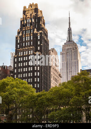 Bryant Park Hotel (bâtiment du radiateur, American Standard Building) Bryant Park, Manhattan, NYC & Empire State Building Banque D'Images