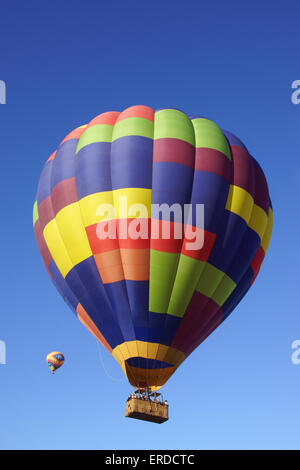 Montgolfières planeur sur Temecula Wine Country à 2015 Temecula ballon et Wine Festival Banque D'Images