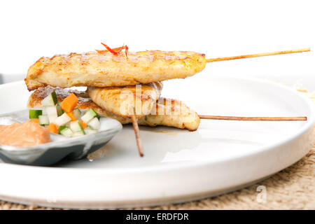 Brochettes de poulet satay Thai Banque D'Images