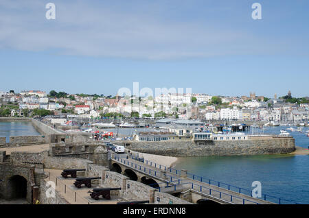 St Peter Port Guernsey Harbour Islands Banque D'Images