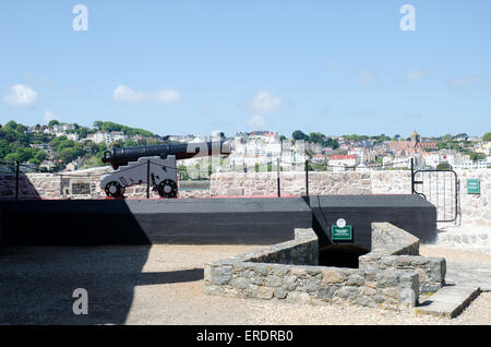 Canon sur les remparts à Castle Cornet Guernesey Banque D'Images