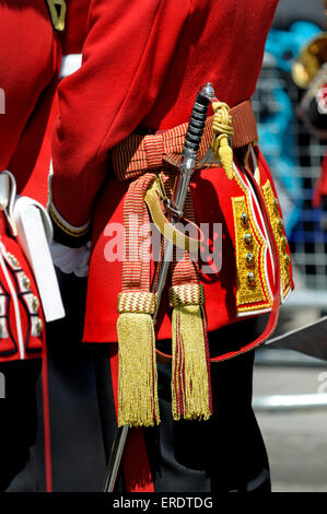 Londres. 27 mai 2015. Ouverture du Parlement de l'État. La bande de Grenadier Guards en place du Parlement en uniforme de cérémonie Banque D'Images