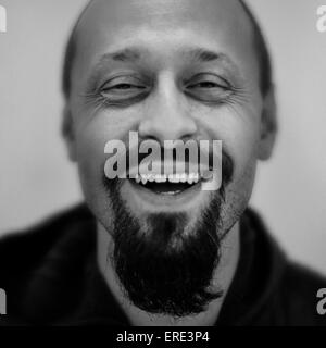 Close up of Caucasian man smiling Banque D'Images