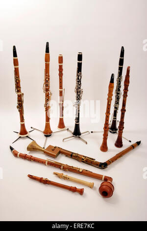 Collection de la période baroque et classique d'instruments à vent. Basset, clarinette, cor de basset, clarinette, chalumeau, période Banque D'Images