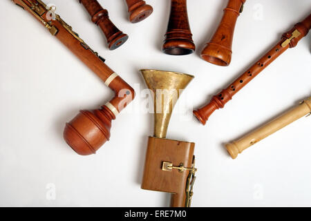 Collection de la période baroque et classique d'instruments à vent. Basset, clarinette, cor de basset, clarinette, chalumeau, période Banque D'Images