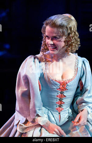 Alice Eve comme Roxane dans 'Cyrano de Bergerac', Chichester Festival Theatre, mai 2009. Banque D'Images