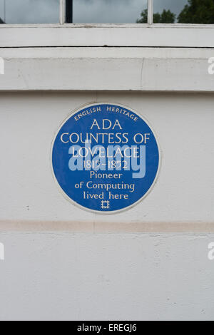 Blue plaque commémorant la Comtesse Ada de Lovelace à Saint James's Square, London Banque D'Images