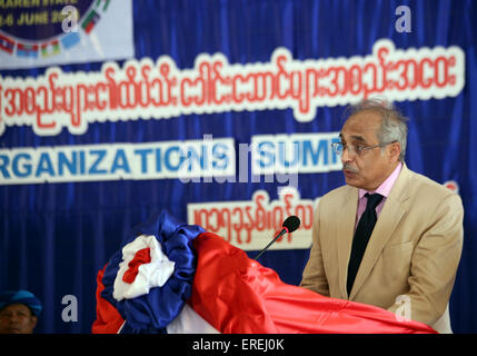 Law Khee Lar, Myanmar. 2 juin, 2015. Vijay Nambiar, un envoyé spécial des Nations Unies, prononce une allocution lors d'une conférence à caractère ethnique sur le projet d'accord de cessez-le-feu en droit Khee Lar, Myanmar, le 2 juin 2015. Les cinq jours de la Law Khee Lar conférence ethnique vise à la recherche d'adoption définitive d'un projet d'accord de cessez-le-feu à l'échelle nationale (SCN) et Fixation cadre pour le dialogue politique inclusif. © U Aung/Xinhua/Alamy Live News Banque D'Images