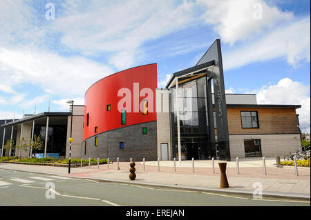 Design architectural intéressant, Sandwell Leisure Centre Banque D'Images