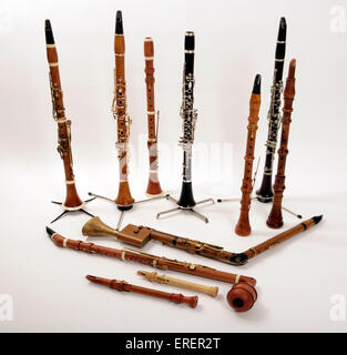 Collection de la période baroque et classique d'instruments à vent. Basset, clarinette, cor de basset, clarinette, chalumeau, période Banque D'Images